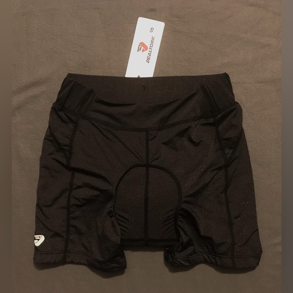 NWT DEALYORK Cycling Shorts